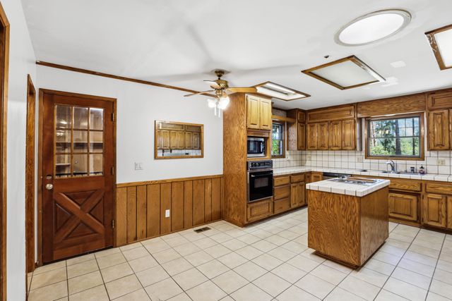 301 Red Spur Drive, Grants Pass, OR 97527