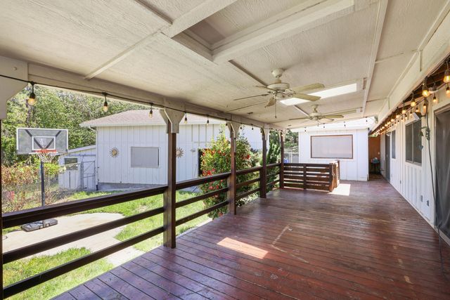 301 Red Spur Drive, Grants Pass, OR 97527