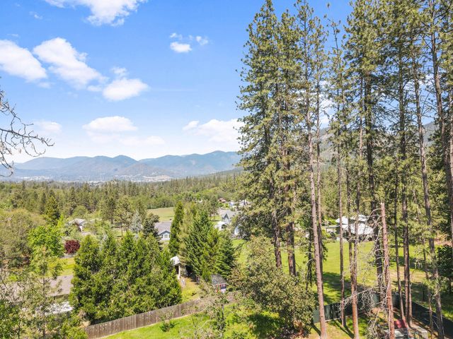 301 Red Spur Drive, Grants Pass, OR 97527