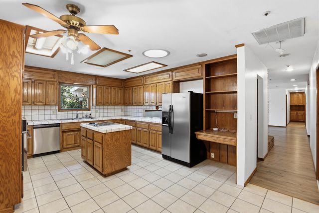 301 Red Spur Drive, Grants Pass, OR 97527