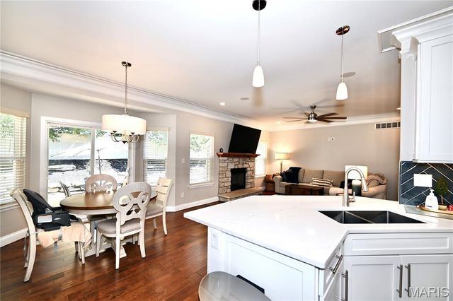 412 Cottage Grove Drive, Wentzville, MO 63385