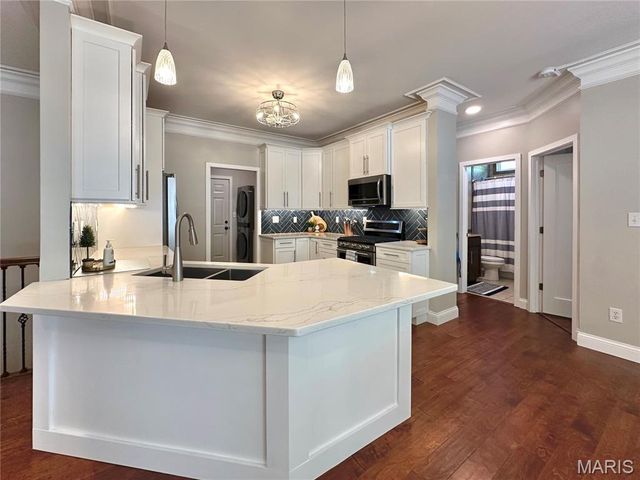 412 Cottage Grove Drive, Wentzville, MO 63385