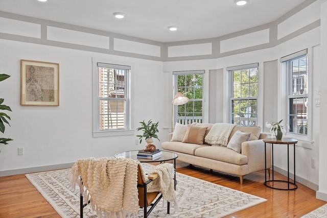 19 Conwell St 1, Somerville, MA 02143