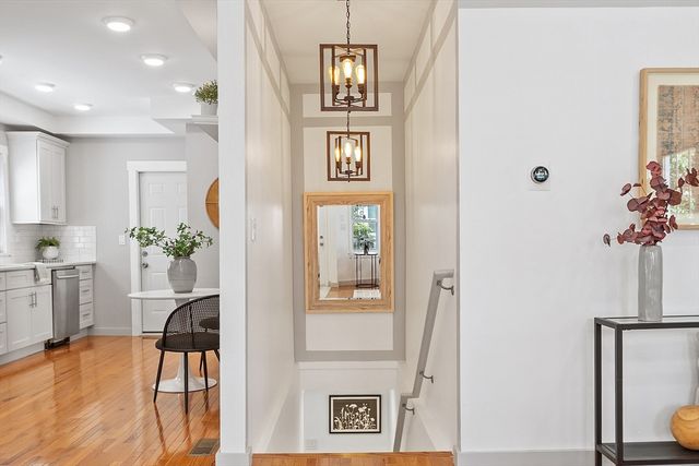 19 Conwell St 1, Somerville, MA 02143