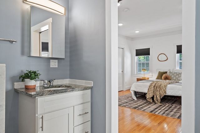 19 Conwell St 1, Somerville, MA 02143