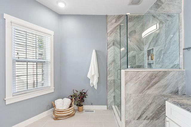19 Conwell St 1, Somerville, MA 02143
