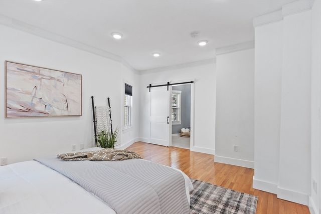 19 Conwell St 1, Somerville, MA 02143