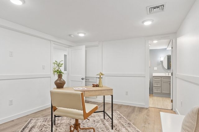 19 Conwell St 1, Somerville, MA 02143