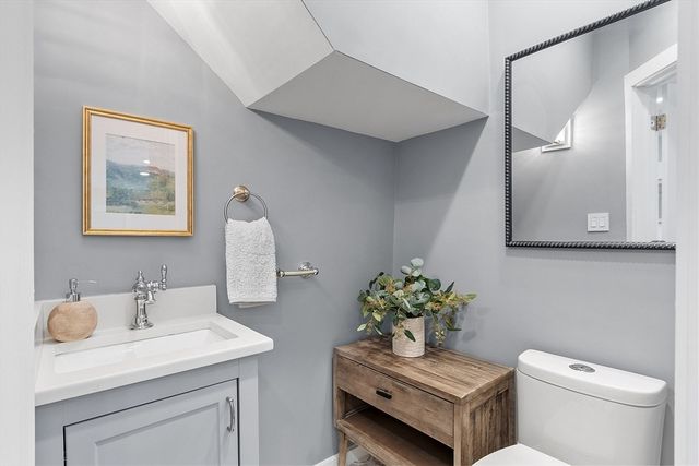 19 Conwell St 1, Somerville, MA 02143