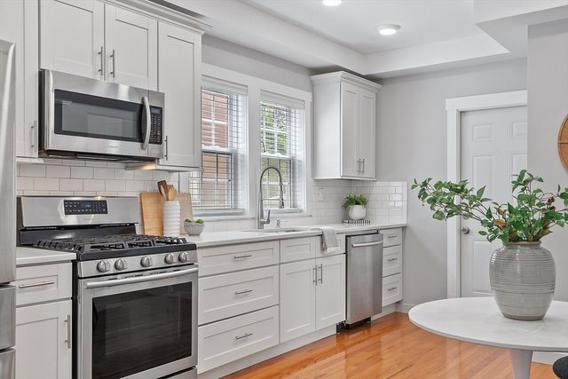 19 Conwell St 1, Somerville, MA 02143