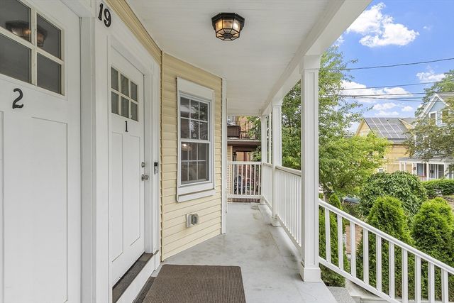 19 Conwell St 1, Somerville, MA 02143