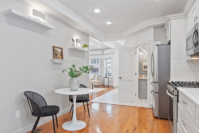 19 Conwell St 1, Somerville, MA 02143