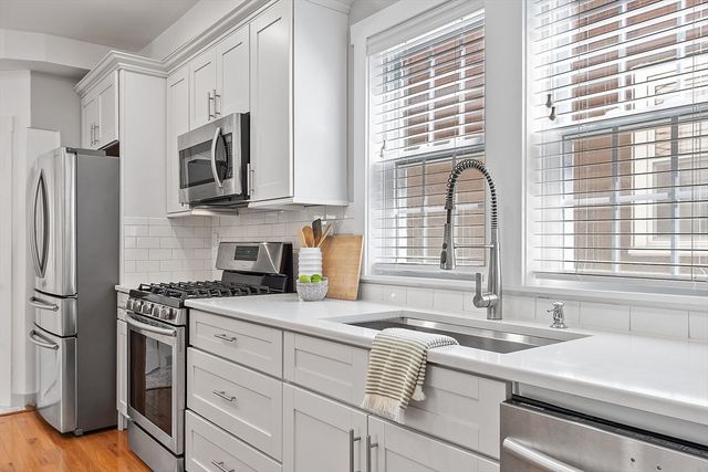 19 Conwell St 1, Somerville, MA 02143
