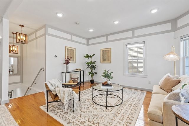 19 Conwell St 1, Somerville, MA 02143