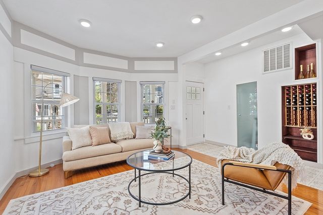 19 Conwell St 1, Somerville, MA 02143