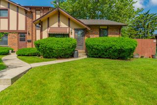 1S222 Danby Street, Villa Park, IL 60181