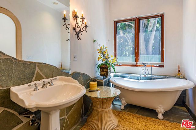 6405 Bonsall Drive, Malibu, CA 90265