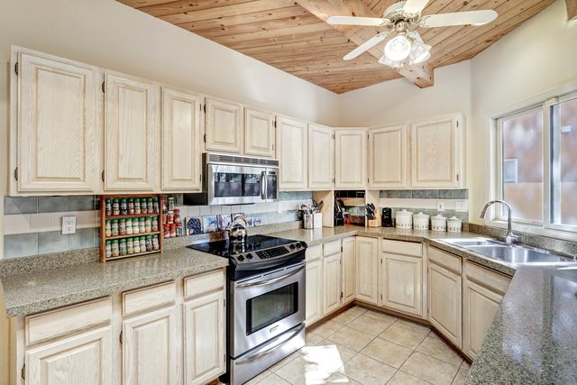 2916 Calle De Alamo NW, Albuquerque, NM 87104