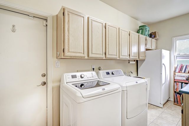 2916 Calle De Alamo NW, Albuquerque, NM 87104