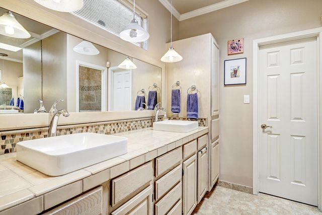 2916 Calle De Alamo NW, Albuquerque, NM 87104