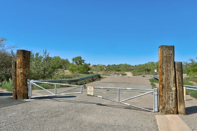 2916 Calle De Alamo NW, Albuquerque, NM 87104