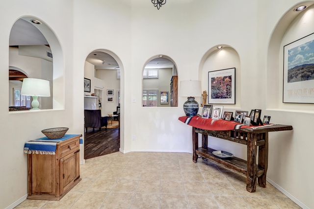 2916 Calle De Alamo NW, Albuquerque, NM 87104