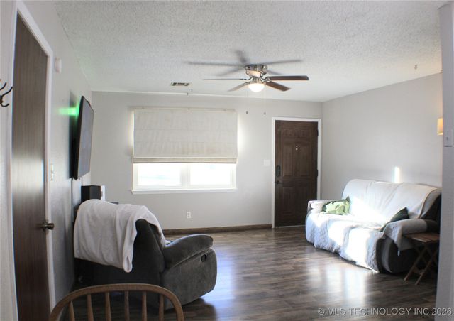 752 S Muskogee Avenue A, Claremore, OK 74017