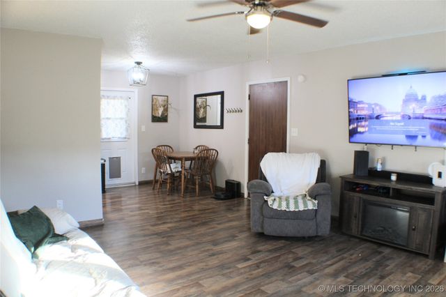 752 S Muskogee Avenue A, Claremore, OK 74017