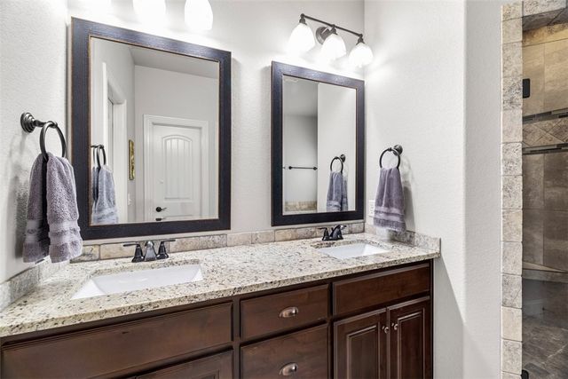 5811 Knotty Pine Road, Bentonville, AR 72713