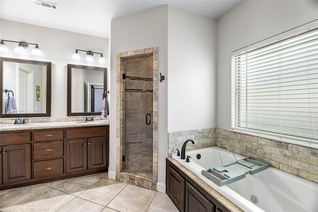 5811 Knotty Pine Road, Bentonville, AR 72713