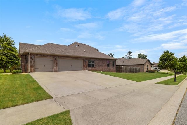 5811 Knotty Pine Road, Bentonville, AR 72713