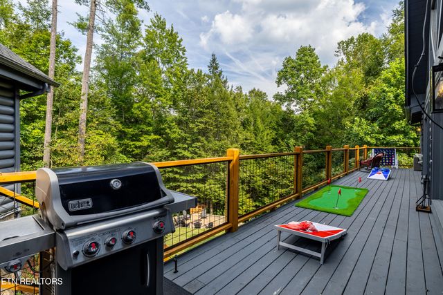 2619 Bear Crossing Way, Sevierville, TN 37862