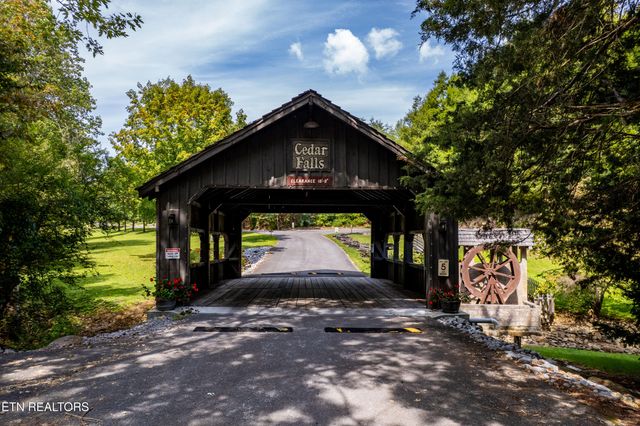 2619 Bear Crossing Way, Sevierville, TN 37862