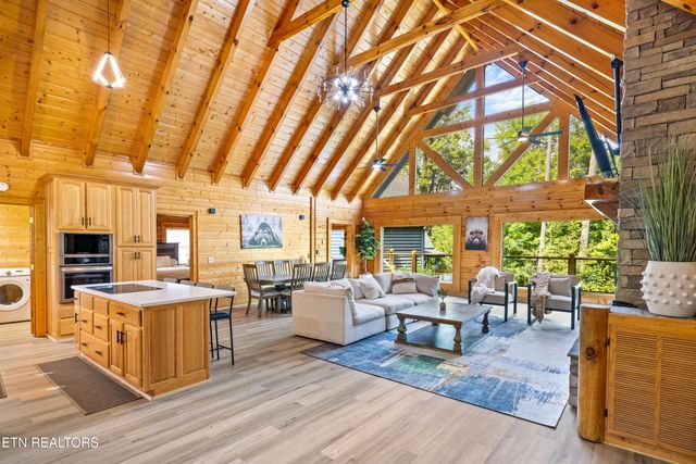 2619 Bear Crossing Way, Sevierville, TN 37862