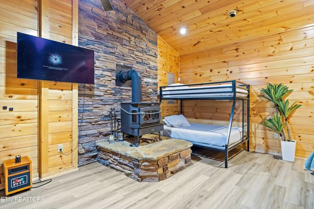 2619 Bear Crossing Way, Sevierville, TN 37862