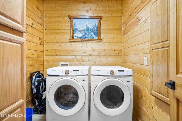 2619 Bear Crossing Way, Sevierville, TN 37862