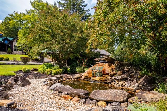 2619 Bear Crossing Way, Sevierville, TN 37862