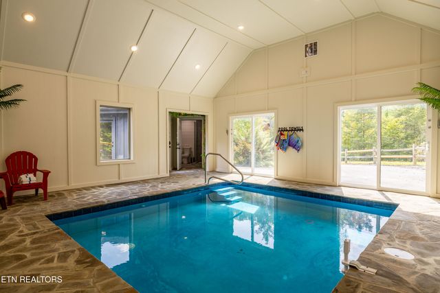 2619 Bear Crossing Way, Sevierville, TN 37862