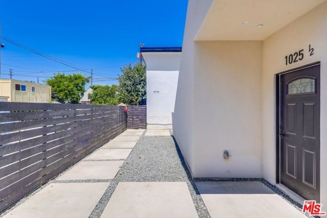 1023 E 28th Street, Los Angeles, CA 90011