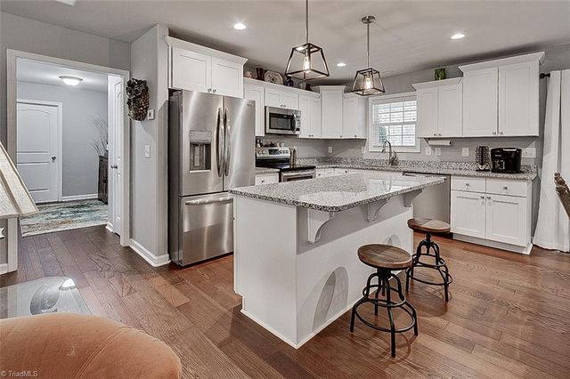 1624 Ashbrook View Lane, Asheboro, NC 27205