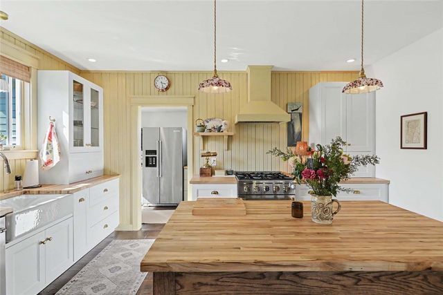 307 Main Street, Warren, RI 02885