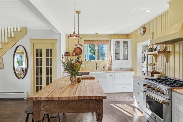 307 Main Street, Warren, RI 02885