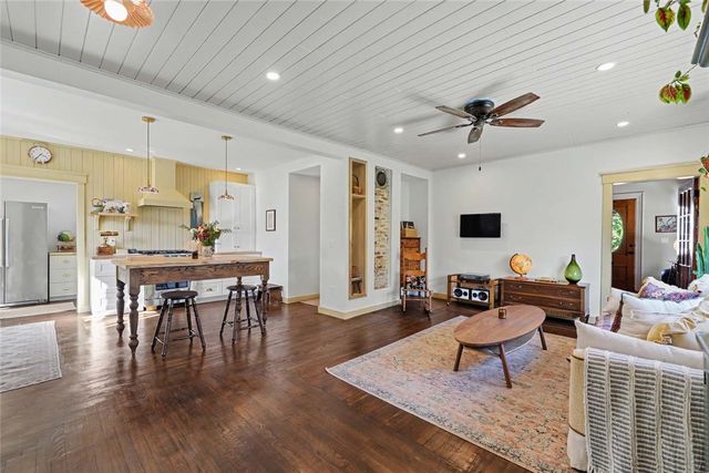 307 Main Street, Warren, RI 02885