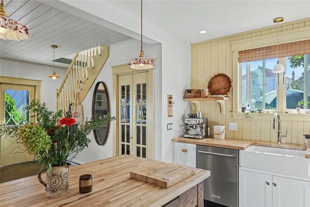 307 Main Street, Warren, RI 02885
