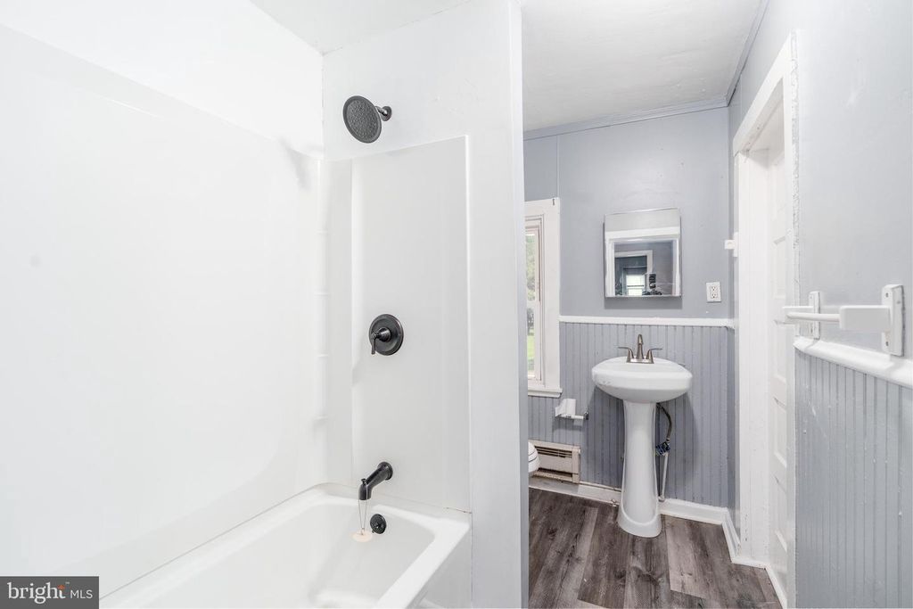 236 W MAIN ST, Elkton, MD 21921