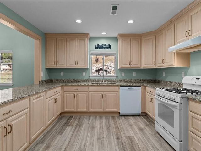 705 Hinson Springs Rd, Lobelville, TN 37097