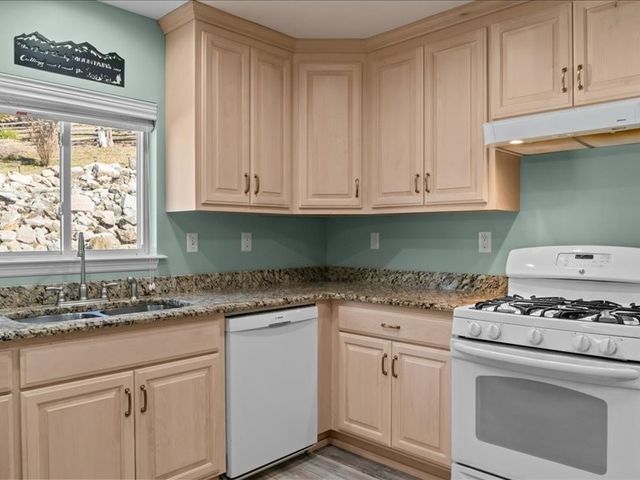 705 Hinson Springs Rd, Lobelville, TN 37097