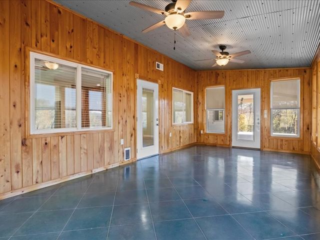 705 Hinson Springs Rd, Lobelville, TN 37097