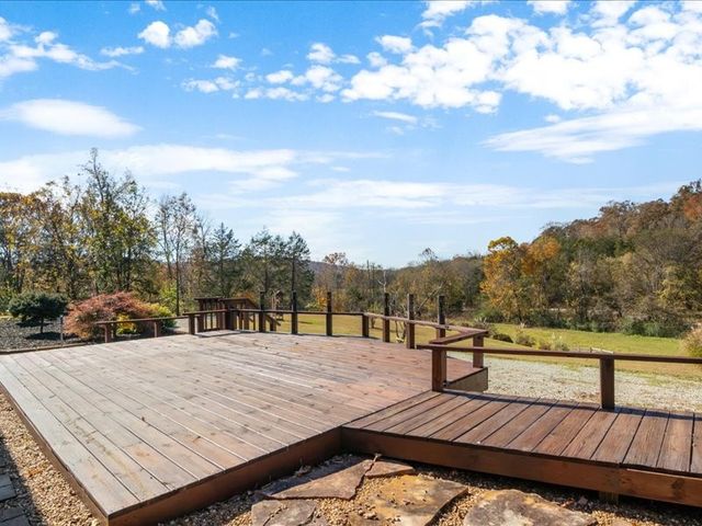 705 Hinson Springs Rd, Lobelville, TN 37097