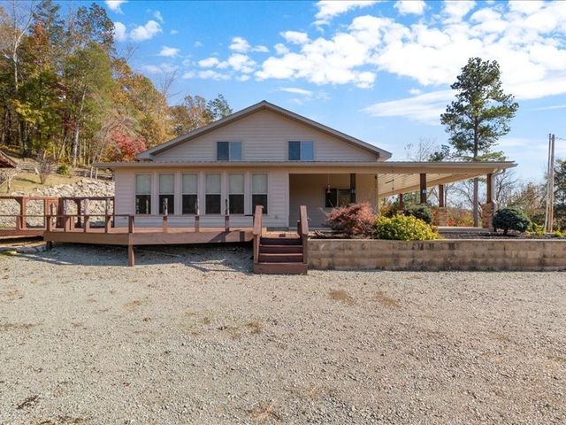 705 Hinson Springs Rd, Lobelville, TN 37097